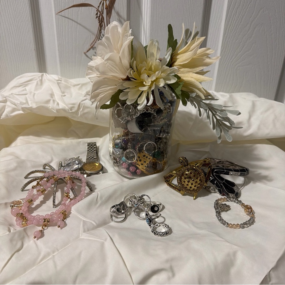 Mystery Mason Jewelry Jar 24 oz.